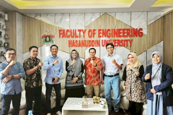 Dirut Perumda Parkir Yulianti Tomu Audiens dengan Dekan FT Unhas