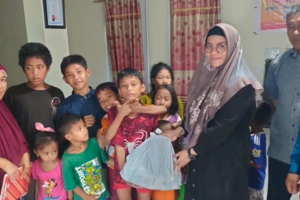 Giat Jumat Peduli, Direksi Perumda Parkir Makassar Raya Berbagi ke Panti Asuhan