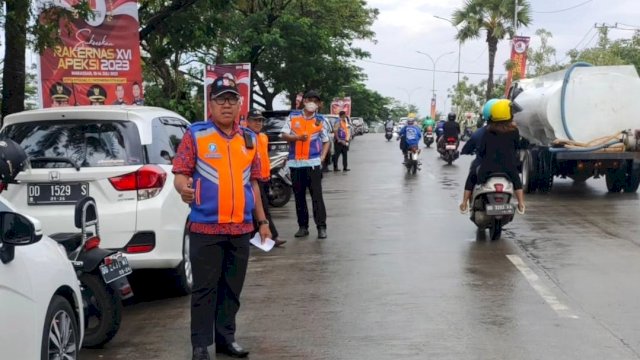 Jajaran Direksi Bareng TRC Parkir Makassar Raya Kembali Lakukan Penataan di Lokasi Apeksi XVI