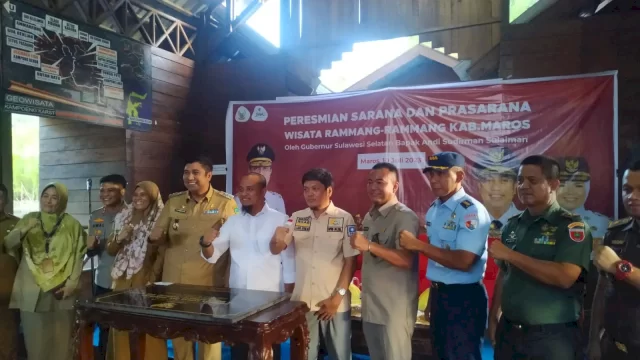 Disaksikan Bupati dan Wabup Maros, Gubernur Sulsel Resmikan Fasilitas Kawasan Wisata Andalan Rammang Rammang