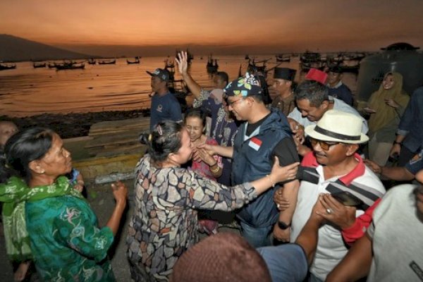 Dengarkan Keluh Kesah Petani dan Nelayan Situbondo, Anies: Perubahan Bukan Hanya Basa-basi