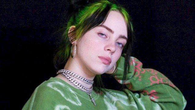 Billie Eilish.(F-INT)