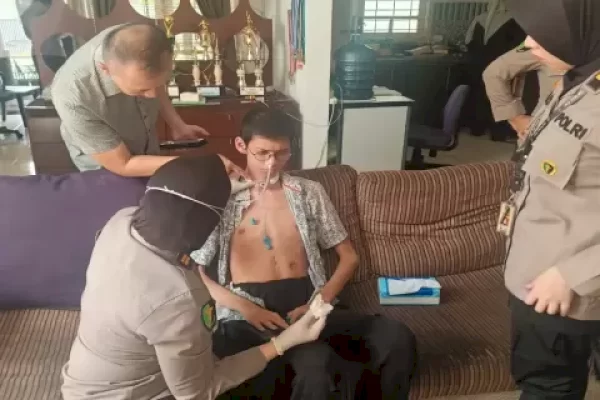 Kapolri Beri Bantuan, Sultan Rif’at Alfatih Korban Kabel Fiber Optik Dirawat di RS Polri