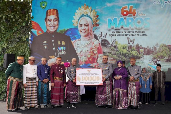 Puncak Hari Jadi Kabupaten Maros Pemprov Sulsel Salurkan Bantuan Keuangan 8 Miliar