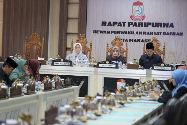 Wawali Fatmawati Rusdi Paparkan Jawaban Wali Kota Makassar Tentang Pajak Daerah dan Retribusi serta Perubahan APBD