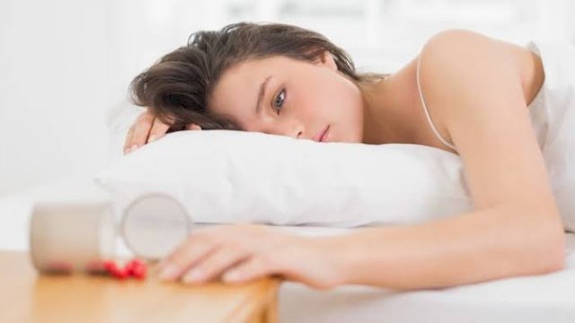 4 Dampak Buruk Berbaring di Tempat Tidur Seharian, Bikin Badan Mudah Lelah!