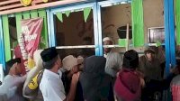 Mencekam! Diduga Jadi Tempat Prostitusi, Ratusan Warga Ngamuk dan Rusak Tempat Karaoke di Pamekasan