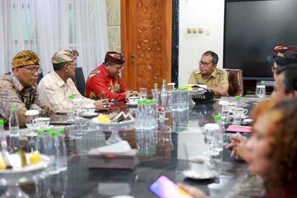 PHDI Sulsel Undang Walkot Peringati 50 Tahun Pura Giri Natha, Danny: Bukti Makassar Kota Inklusif dan Rukun