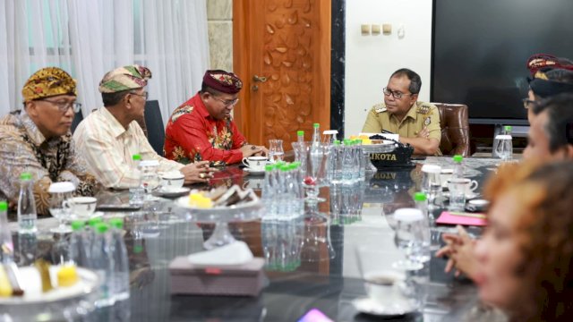 PHDI Sulsel Undang Walkot Peringati 50 Tahun Pura Giri Natha, Danny: Bukti Makassar Kota Inklusif dan Rukun