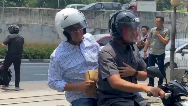 Anies Naik Motor Beat ke Kantor Baintelkam Polri.(F-INT)