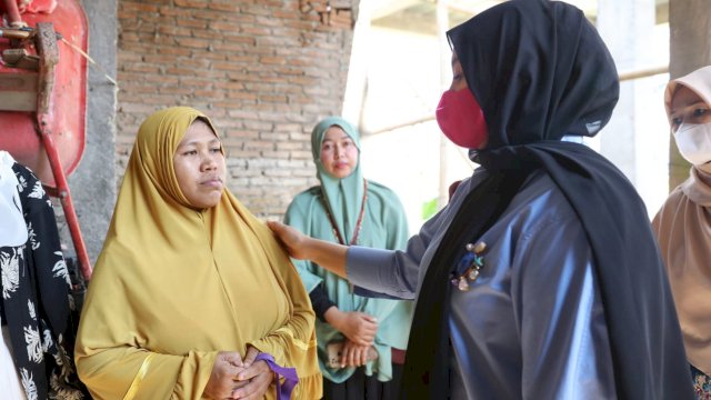 Grebek Stunting, Wawali Makassar Fatmawati Rusdi Harap Peran Penting Orang Tua-Distribusikan Bantuan Telur