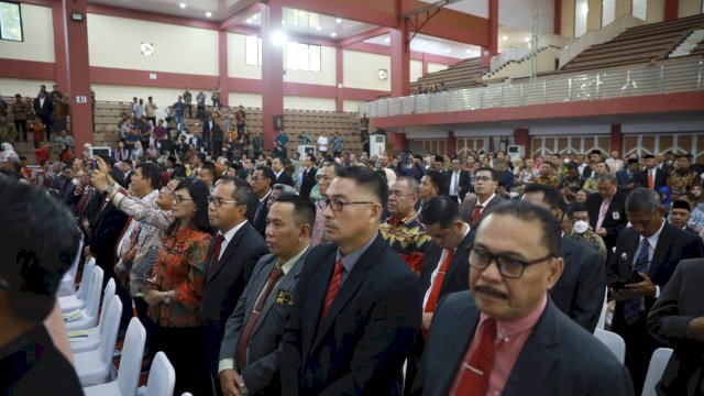 Danny Pomanto Hadiri Pengukuhan Profesor Kehormatan Pius Lustrilanang