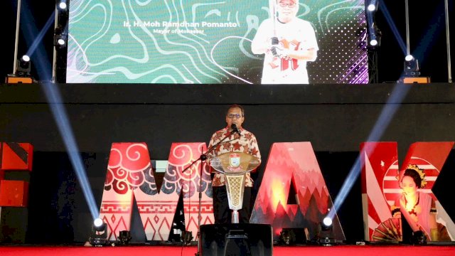 Danny Pomanto Pamerkan Keunggulan Makassar ke Peserta Makassar Open International Men and Women Softball Turnament 2023