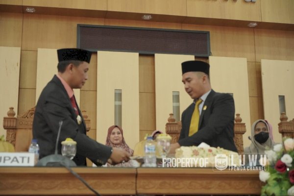 DPRD dan Pemkab Luwu Tanda Tangani Persetujuan Ranperda Pajak dan Retribusi Daerah