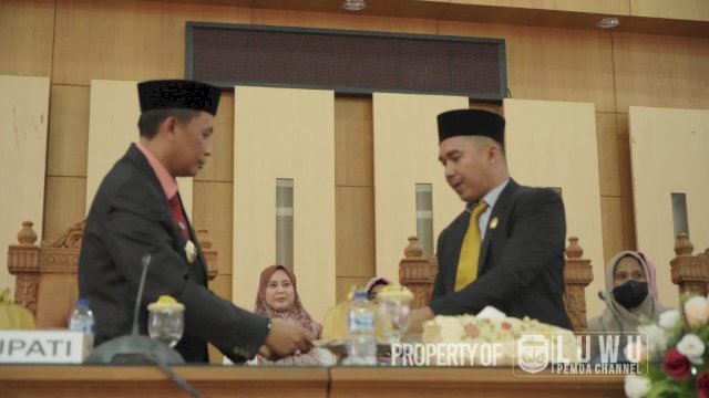 DPRD dan Pemkab Luwu Tanda Tangani Persetujuan Ranperda Pajak dan Retribusi Daerah