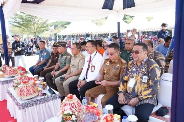 Alamsyah Sahabuddin Turut Hadiri Peringatan Hari Keluarga Nasional di Anjungan Losari