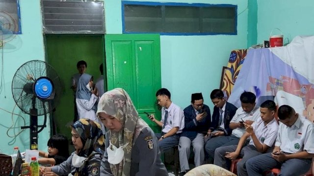 Dukcapil Lakukan Perekaman KTP El Langsung di MAN 2 Makassar