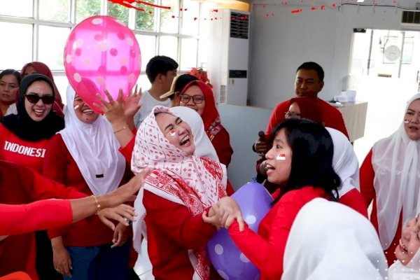 Intip Kemeriahan Lomba 17 Agustus di Kantor Dukcapil Makassar