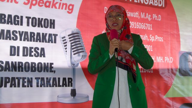 Ketua Tim Pengabdi PKM Lektor, Dr, Nur Setiawati, M.Ag.Ph.D,