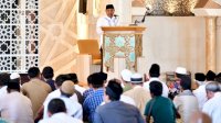 Di Masjid Raya Makassar, Pj Gubernur Bahtiar Silaturahmi dengan Alim Ulama dan Masyarakat