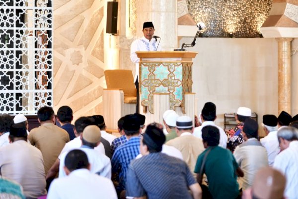 Di Masjid Raya Makassar, Pj Gubernur Bahtiar Silaturahmi dengan Alim Ulama dan Masyarakat