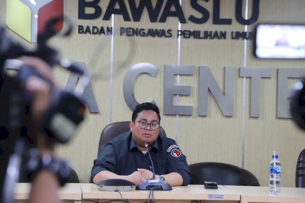 Bawaslu Minta Bakal Capres Tak Pakai Identitas Keagamaan Saat Sosialisasi