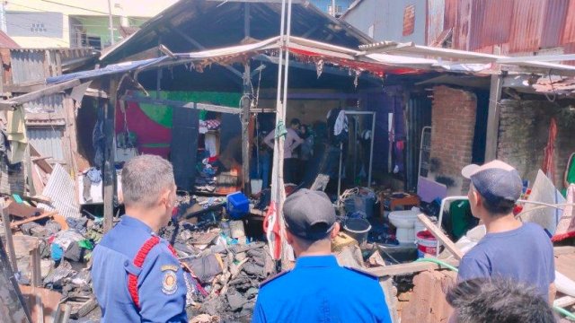 Damkar Makassar Sigap Antisipasi Kebakaran Rumah di Jl Juanda