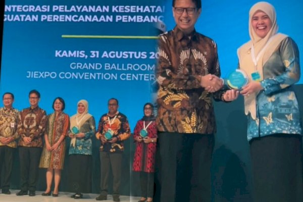 Pada Launching Nasional Integrasi Pelayanan Kesehatan Primer,  Wabup Hj Suhartina Bohari Terima Penghargaan