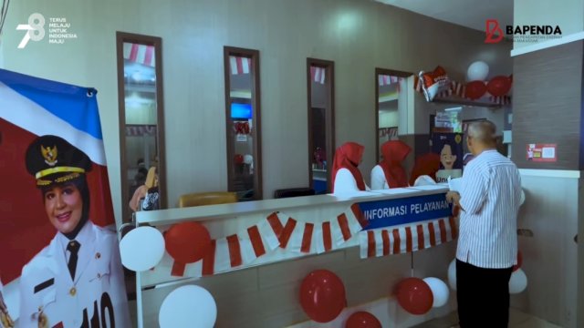 Semarak HUT RI ke-78, UPT Pelayanan Bapenda Makassar Mulai Hias Kantor