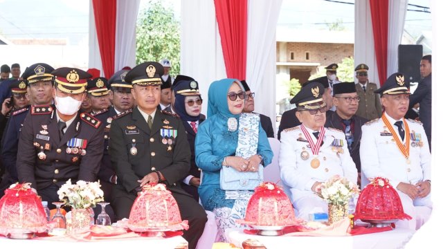 Upacara Penurunan Bendera di Palopo Berlangsung Lancar dan Hikmat  