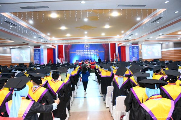 Wisuda Angkatan XIV UMB, Makin Nampakkan Kota Palopo Sebagai Tujuan Kota Pendidikan