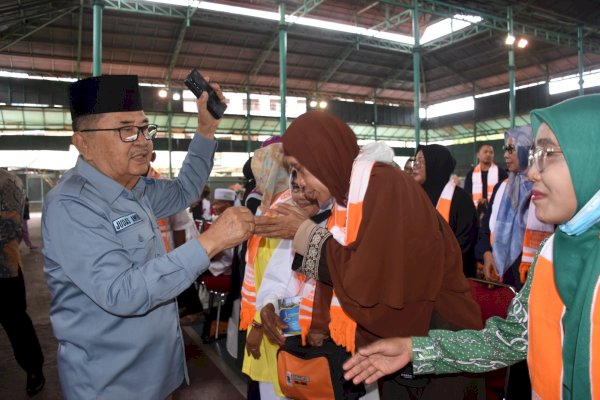 Melepas Jamaah Umroh Yang Akan Ke Baitullah, Ini Penyampaian Walikota Judas Amir