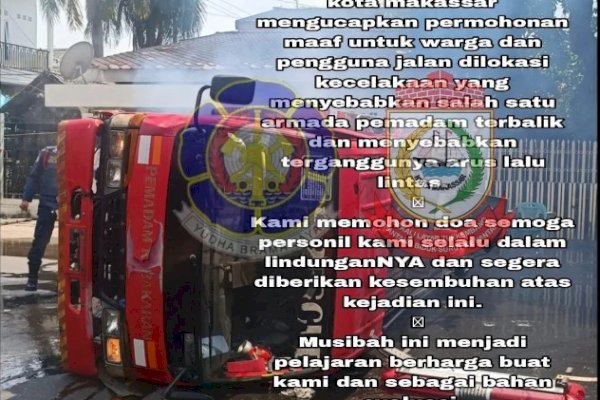 Mobil Terbalik, Damkar Makassar Mohon Maaf ke Warga