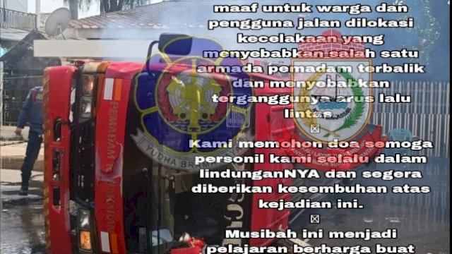 Mobil Terbalik, Damkar Makassar Mohon Maaf ke Warga