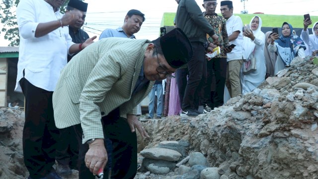 Wali Kota Palopo Letakkan Batu Pertama Tandai Pembangunan Masjid Nurul Iman