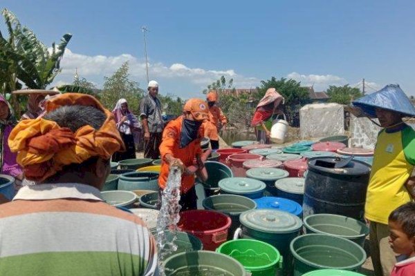 Musim Kemarau, BPBD Maros Salurkan 160 Tangki Air Bersih ke Masyarakat