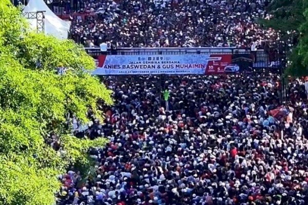 Antusiasme Masyarakat Ikuti Jalan Gembira Bersama Pasangan Amin