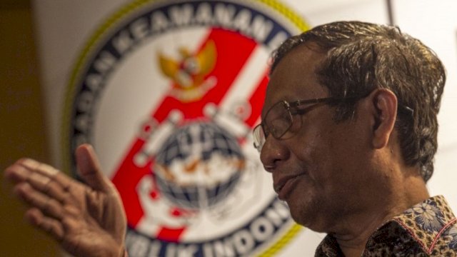 Mahfud Serahkan Hasil Kerja Tim Reformasi Hukum ke Jokowi, Ada 150 Rekomendasi