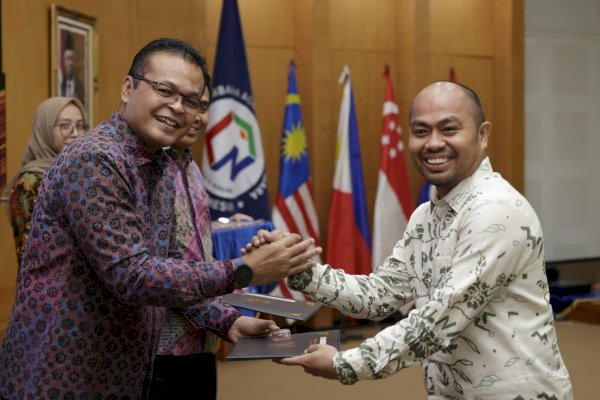 Kadispar Roem Jadi Lulusan Terbaik di Pelatihan Kepemimpinan Nasional Tingkat II