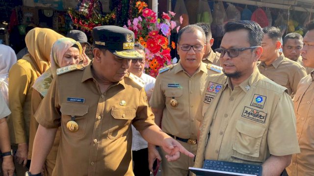 Kadisdag Arlin Turut Dampingi Pj Gubernur dan Wali Kota Makassar Tinjau Harga Kebutuhan Pokok di Pasar Daya