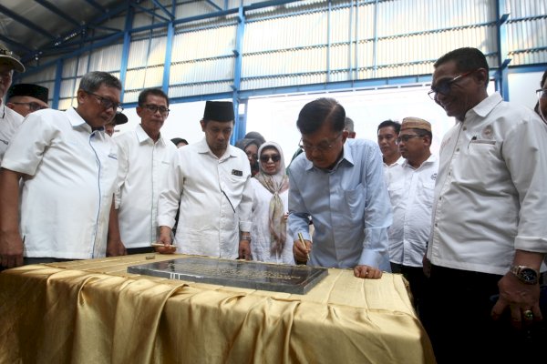 Yayasan Hadji Kalla dan UIM Al Ghazali Resmikan Workshop H Achmad Kalla Fakultas Teknik