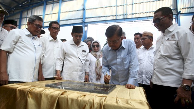 Yayasan Hadji Kalla dan UIM Al Ghazali Resmikan Workshop H Achmad Kalla Fakultas Teknik