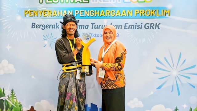 Maros Raih Penghargaan Tertinggi Proklim 2023, Wabup&nbsp; Suhartina Bohari&nbsp; Hadiri Langsung Acara Penyerahan Penghargaan dan Peresmian RKKIK