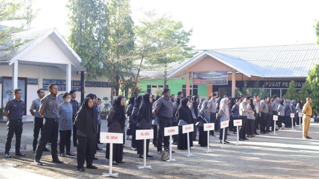 Awali Aktifitas, Jajaran Pegawai Kecamatan Biringkanaya Kompak Ikut Apel Pagi