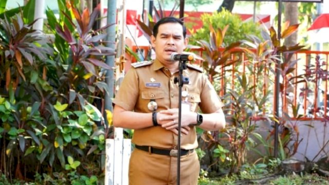 Pimpin Apel Pagi, Camat Ari Fadli Tekankan Pentingnya Kedisiplinan