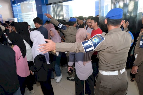 Ribuan Pencari Kerja Srbu Job Fair di Maros