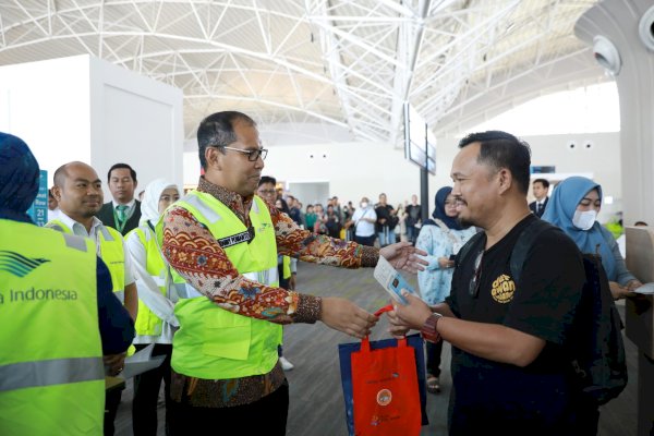 Danny Pomanto Launching Headrest Cover Makassar Kota Makan Enak, Pisang Ijo Menu Perdana