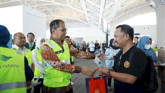 Danny Pomanto Launching Headrest Cover Makassar Kota Makan Enak, Pisang Ijo Menu Perdana