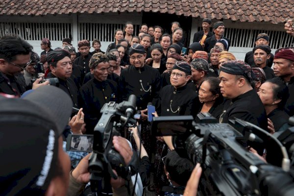 Pasangan AMIN Kagum atas Konsistensi Masyarakat Adat Bonokeling Jaga Warisan Budaya