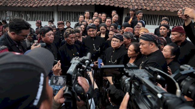 Pasangan AMIN Kagum atas Konsistensi Masyarakat Adat Bonokeling Jaga Warisan Budaya